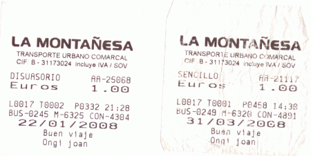 Dos billetes de autobús escaneados